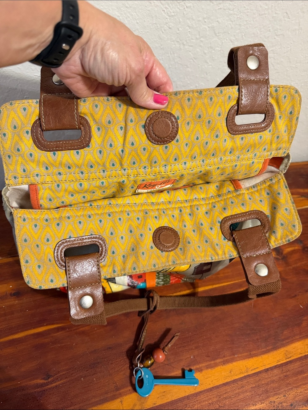FOSSIL Key-Per Coated Canvas Tote Shoulder Bag Purse City Birds Vacation Cottage - Picture 6 of 9